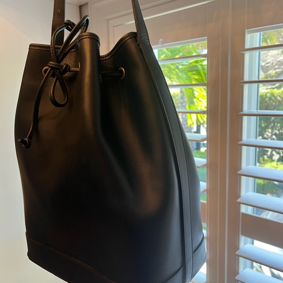 Sezane Maxi Farrow Bucket Bag NWOT NAVY - Picture 13 of 15